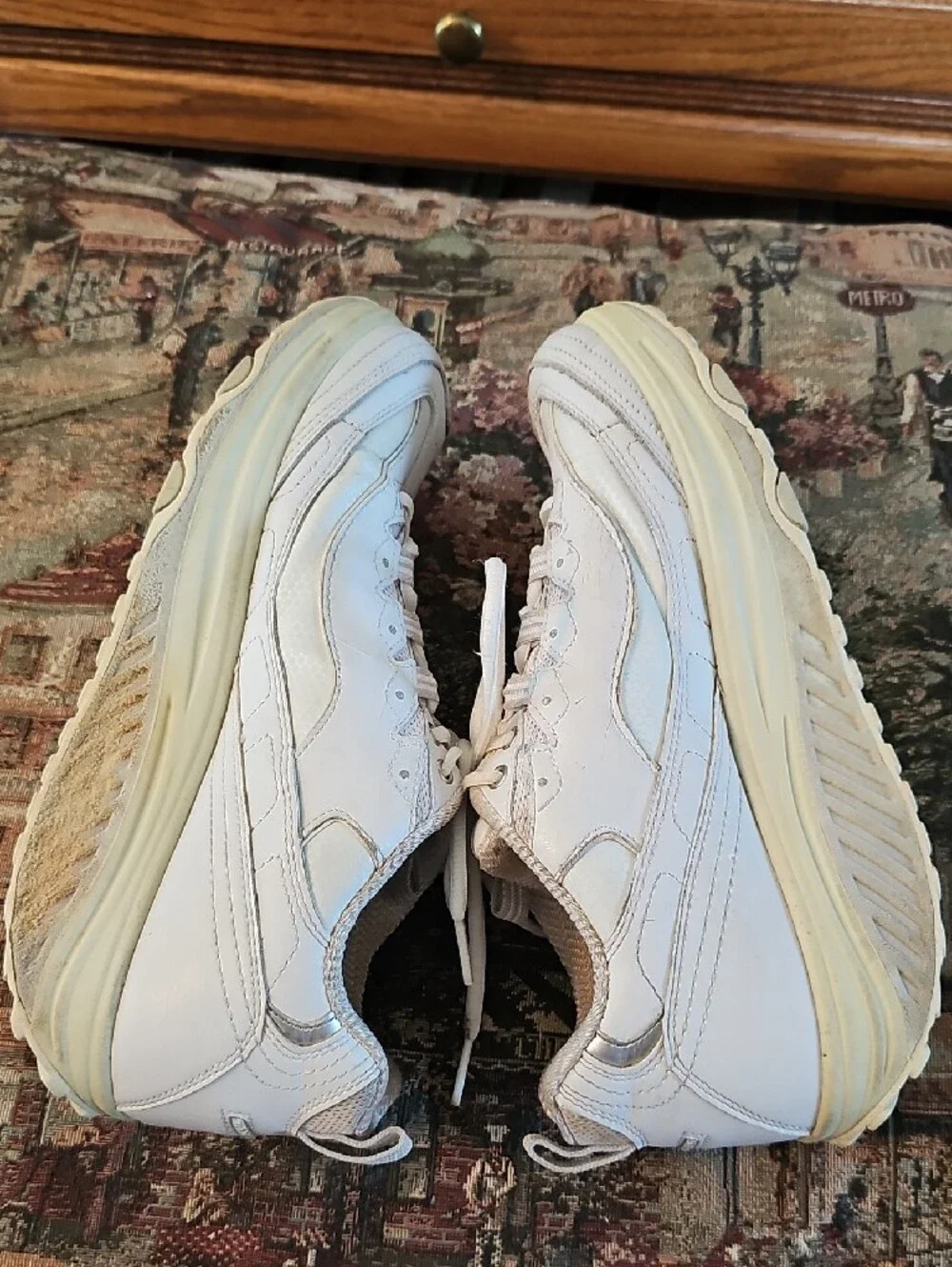 Skechers classic white